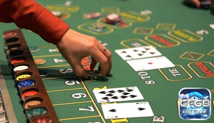 Quy tắc rút bài được hiển thị cực kỳ rõ trên bàn chơi baccarat tại các sòng bạc.